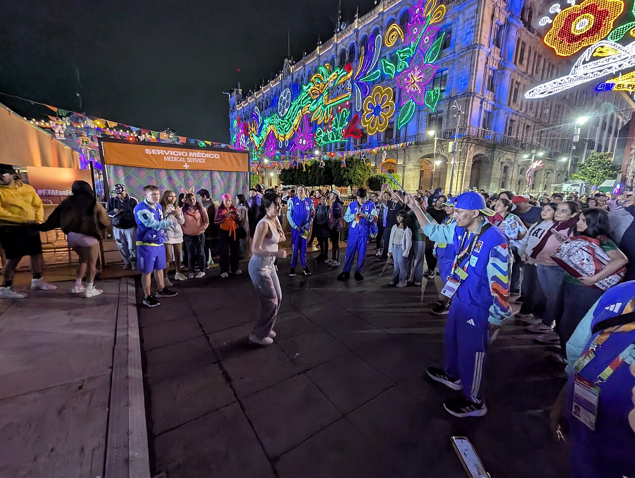 世界杯的商业账本：转播权、票价与主办城市投资的回报周期